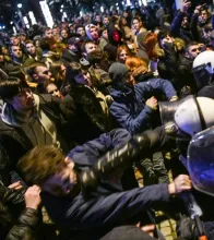 Serbian students confront police